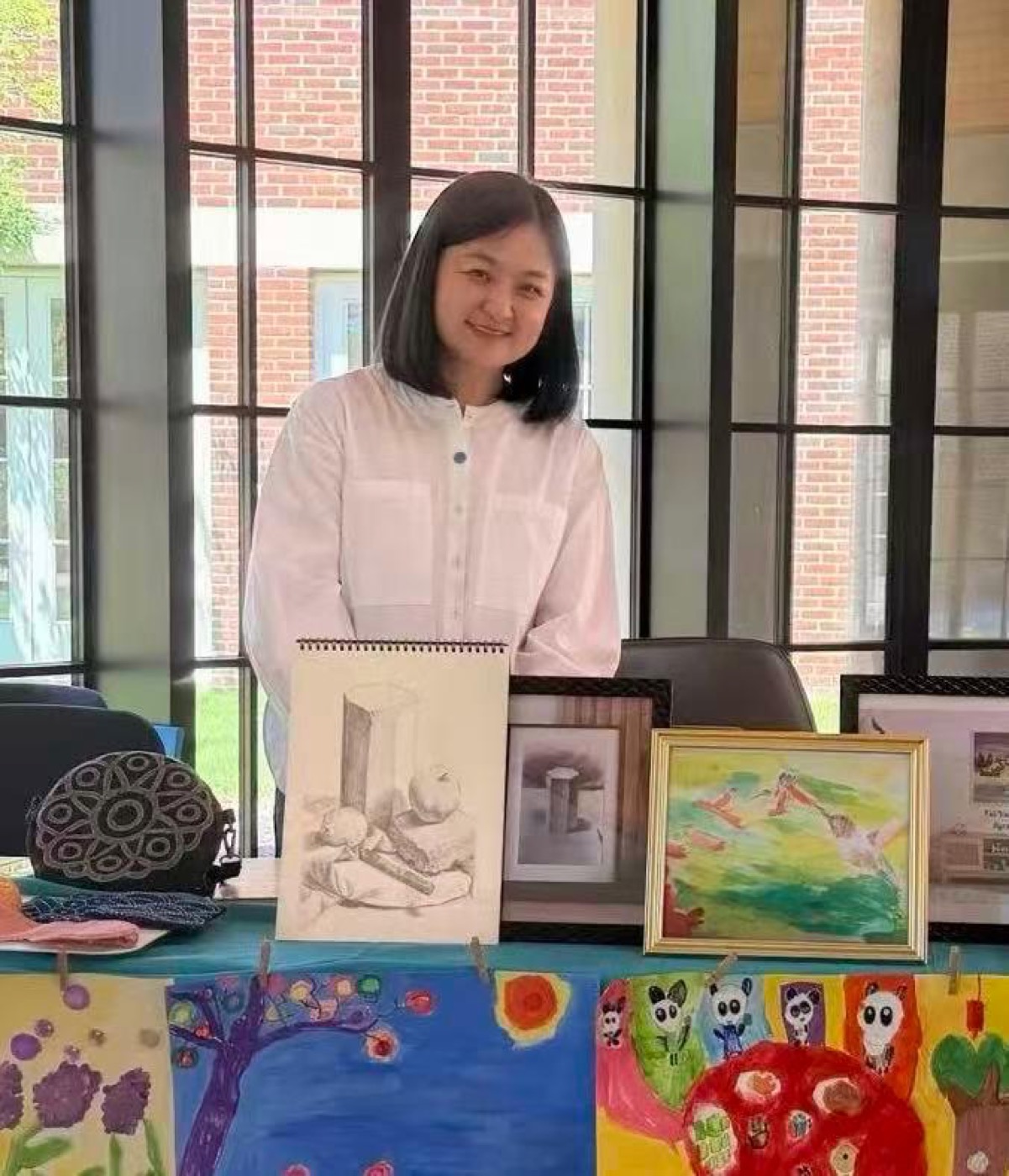 Luna, founder and instructor of Luna Art Studio